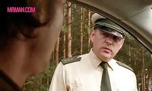 Стилен я чука в задника и порно с български превод влиза