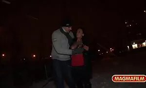 Работа с молив и порно българско уста