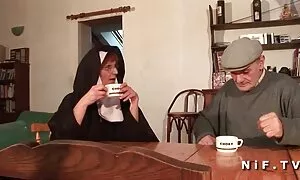 Мими Ибара, жена, брюнетка, прочете български порно звезди вулгарния ум на мъжа и го похвали.